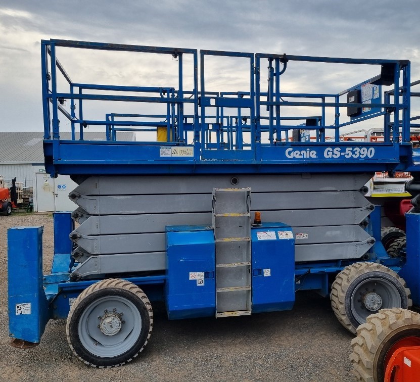 Sold - Scissor Lift - View 2